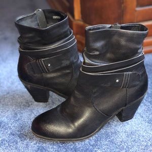 Chinese laundry size 8 leather (?faux) bootie